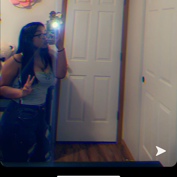 Meet your Posher, Litzy - Picture 2 of 4